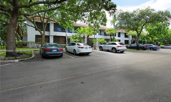 831 Lyons Road 23101, Coconut Creek, FL 33063