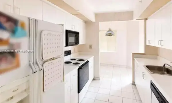 901 SW 141st Avenue 304m, Pembroke Pines, FL 33027