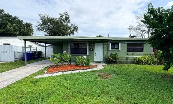 6831 Farragut Street, Hollywood, FL 33024