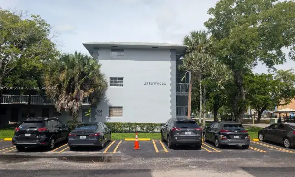 900 Tallwood Avenue 305, Hollywood, FL 33021