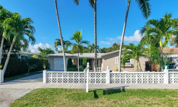 617 NE 2nd Place, Dania Beach, FL 33004