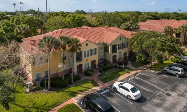 10294 S Fox Trail Road S 704, Royal Palm Beach, FL 33411
