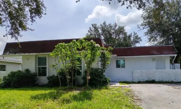 3141 N 73rd Avenue, Hollywood, FL 33024
