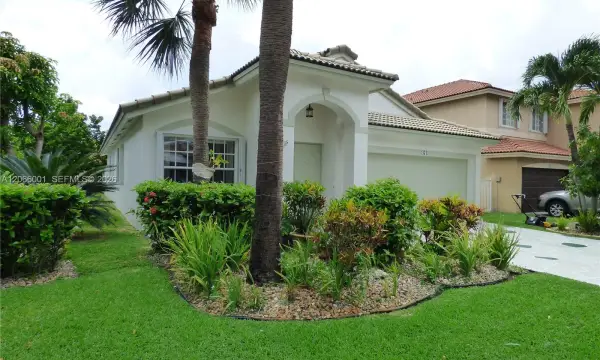 474 SW 205th Avenue, Pembroke Pines, FL 33029