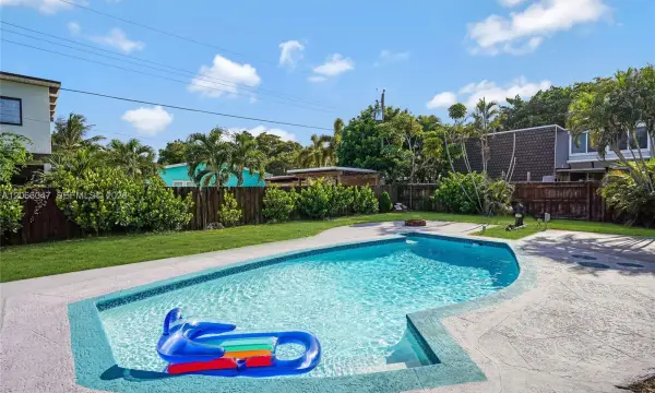 912 NE 9th Court, Pompano Beach, FL 33060