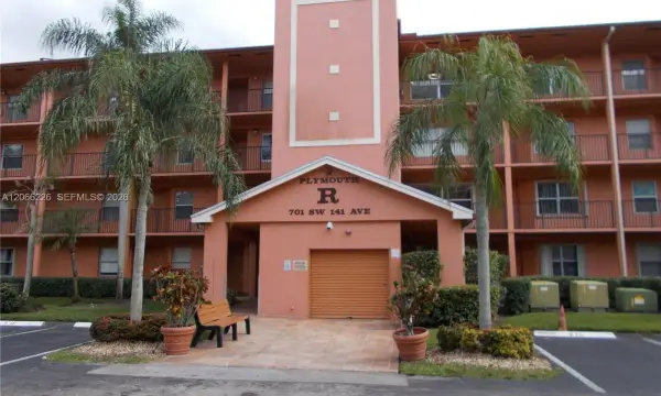 701 SW 141st Avenue 110r, Pembroke Pines, FL 33027