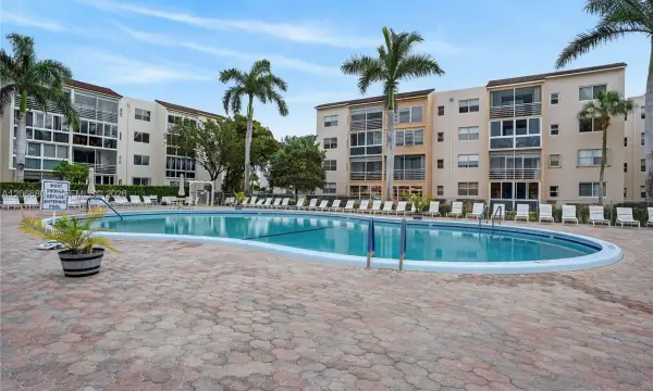 2821 Somerset Drive 317, Lauderdale Lakes, FL 33311
