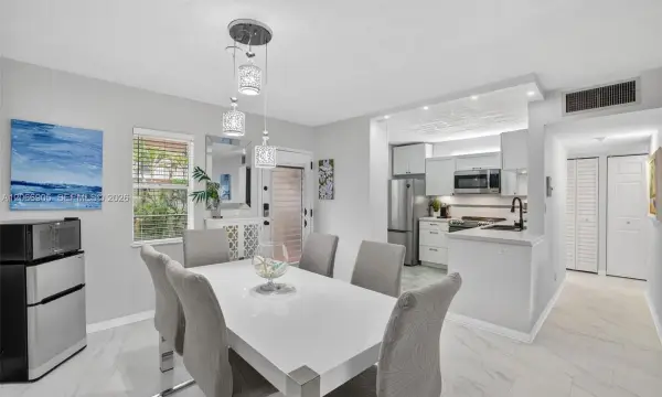 2801 Somerset Drive 205, Lauderdale Lakes, FL 33311