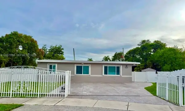 4580 SW 39th Street, West Park, FL 33023