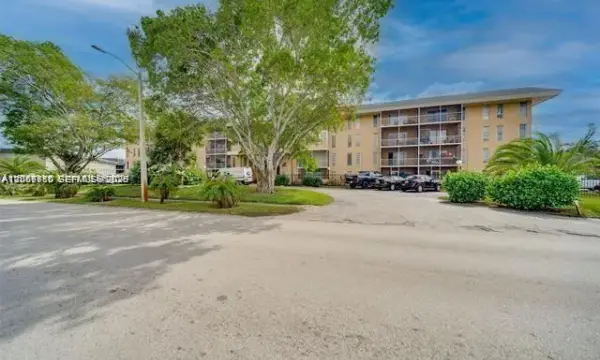 4848 NW 24th Court 230, Lauderdale Lakes, FL 33313