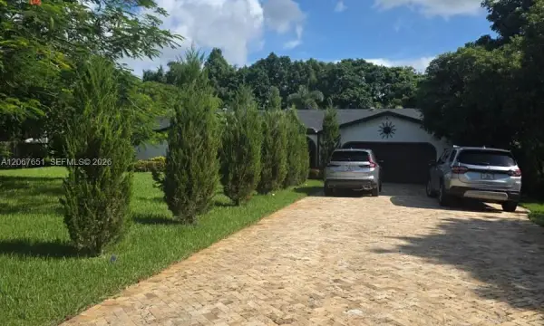 18611 SW 61st Court, Southwest Ranches, FL 33332