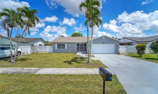 9242 SW 18th Road, Boca Raton, FL 33428