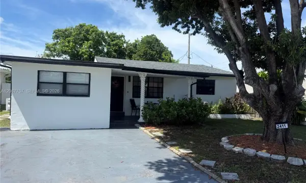 2411 Wiley Street, Hollywood, FL 33020