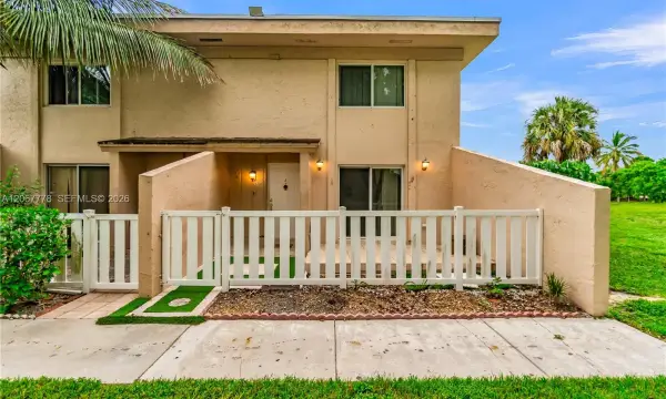 1455 NW 80th Avenue J, Margate, FL 33063