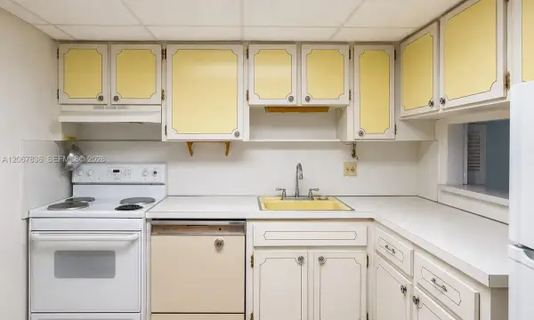 1001 Hillcrest Court 204, Hollywood, FL 33021