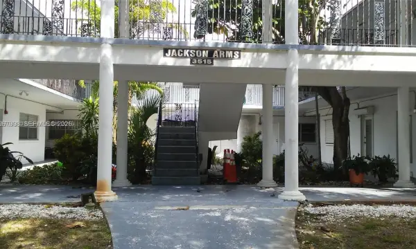 3515 Van Buren Street 203, Hollywood, FL 33021
