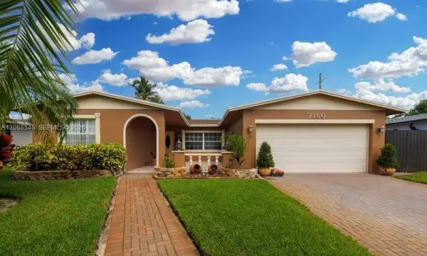 2160 NW 91st Terrace, Pembroke Pines, FL 33024