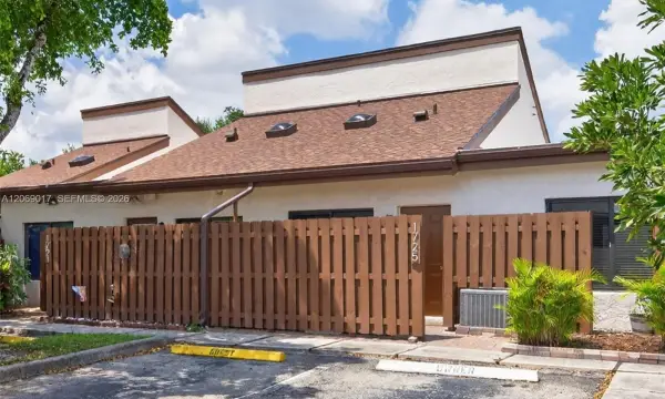 1725 NW 71st Avenue, Plantation, FL 33313