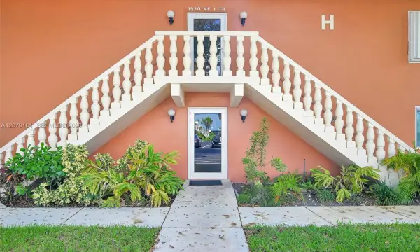 1920 NE 1st Terrace 109h, Wilton Manors, FL 33305
