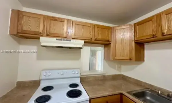 4334 NW 9th Avenue 7-1f, Deerfield Beach, FL 33064