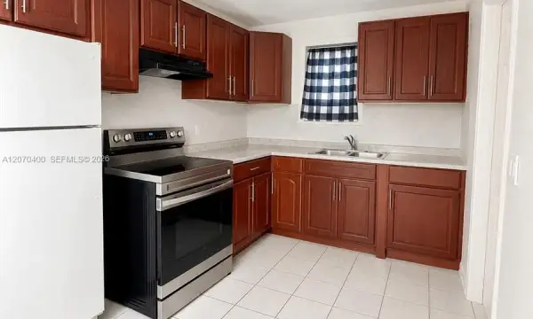 5632 SW 39th Street, West Park, FL 33023