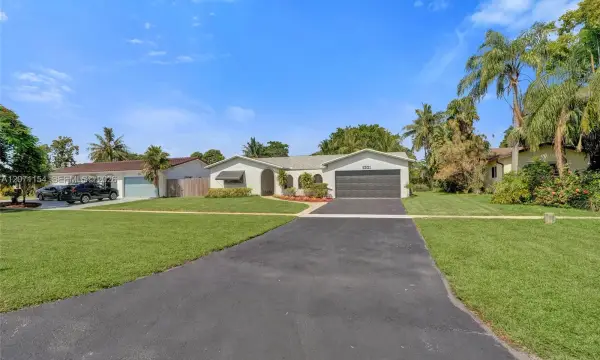 5321 SW 90th Avenue, Cooper City, FL 33328