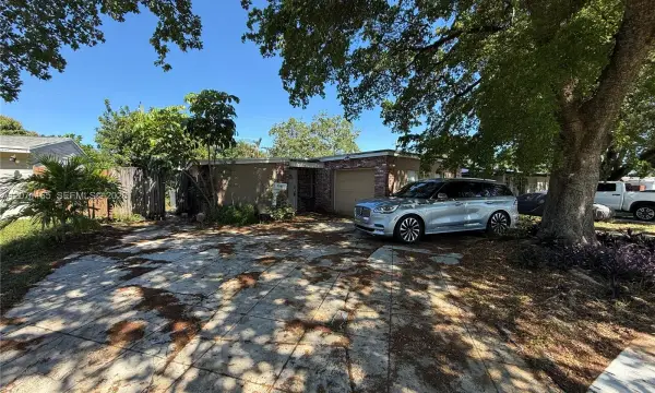 2751 N 66th Avenue, Hollywood, FL 33024