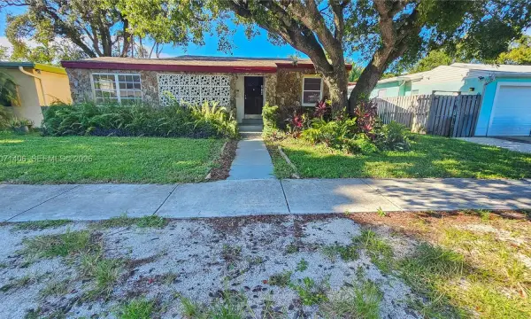 214 SW 2nd Place, Dania Beach, FL 33004