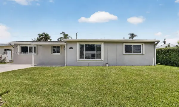 7521 Eaton Street, Hollywood, FL 33024