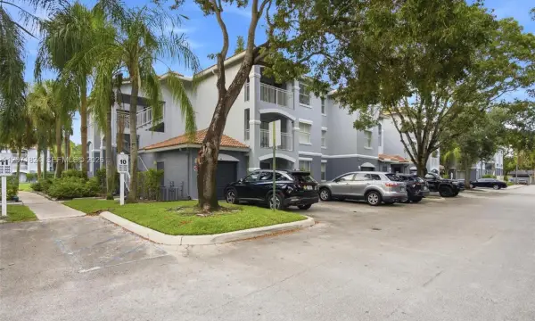 9615 NW 1st Court 302, Pembroke Pines, FL 33024