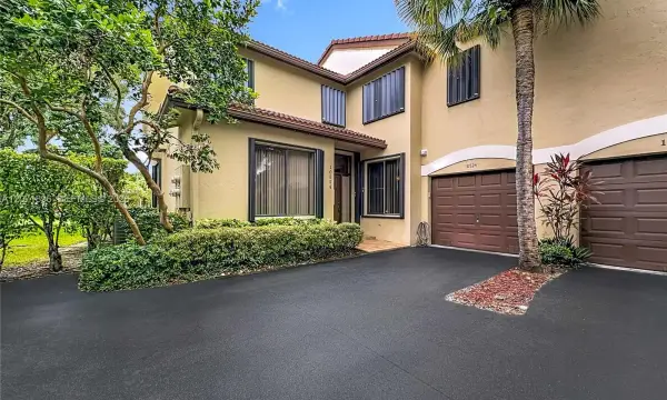 10524 NW 10th Street A-125, Plantation, FL 33322