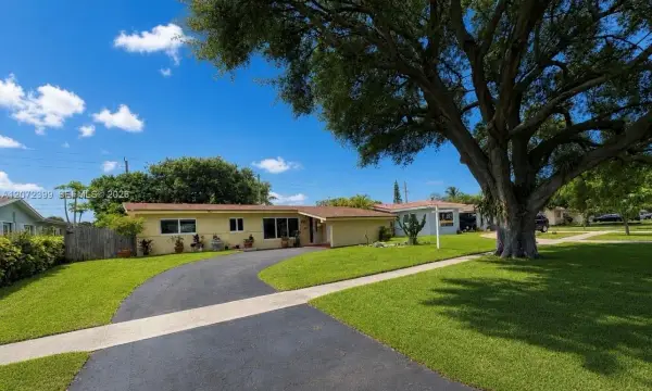 1812 N 45th Avenue, Hollywood, FL 33021