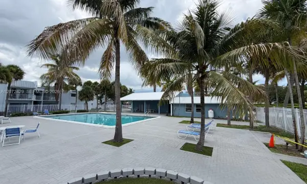 411 Executive Center Drive 109, West Palm Beach, FL 33401