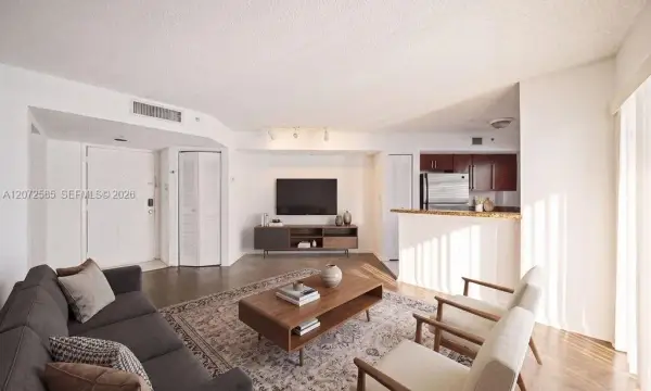 771 N Pine Island Road 205, Plantation, FL 33324