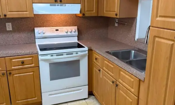 1830 SW 81st Avenue 4211, North Lauderdale, FL 33068
