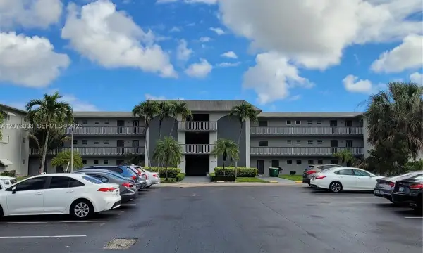 1001 Hillcrest Court 215, Hollywood, FL 33021