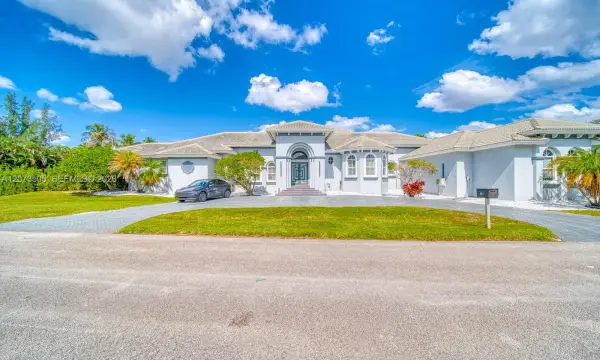901 NW 122nd Avenue, Plantation, FL 33325