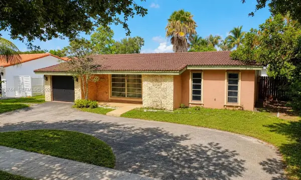 1060 N Douglas Road, Pembroke Pines, FL 33024