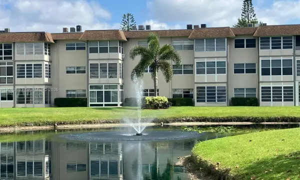 4800 NW 35th Street 607, Lauderdale Lakes, FL 33319