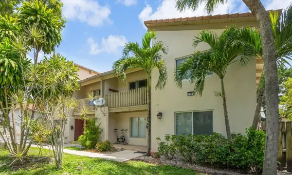 3711 Riverside Drive, Coral Springs, FL 33065