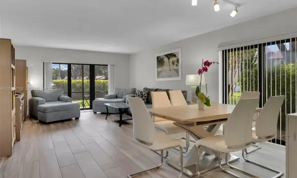 21682 Cypress Road 11e, Boca Raton, FL 33433