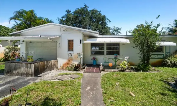 7509 Garfield Street, Hollywood, FL 33024
