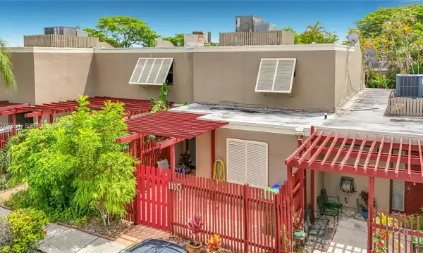 1110 W Fairway Road, Pembroke Pines, FL 33026