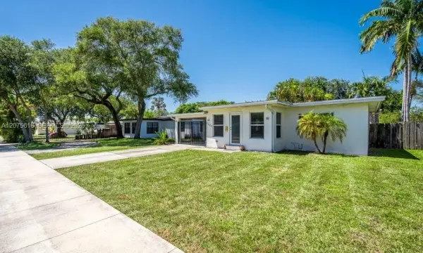 2539 Coolidge Street, Hollywood, FL 33020