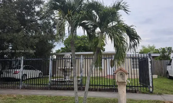 4570 SW 39th Street, West Park, FL 33023