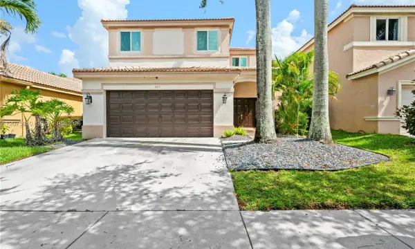 445 Conservation Drive, Weston, FL 33327