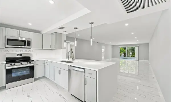 3304 Aruba Way A2, Coconut Creek, FL 33066