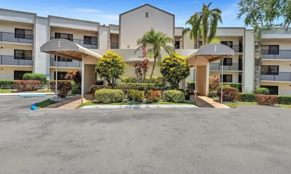 10847 W Clairmont Circle 302, Tamarac, FL 33321