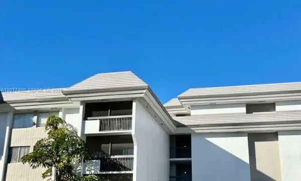 721 N Pine Island Road 213, Plantation, FL 33324