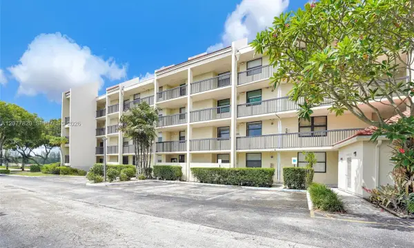 117 Lake Emerald Drive 204, Oakland Park, FL 33309